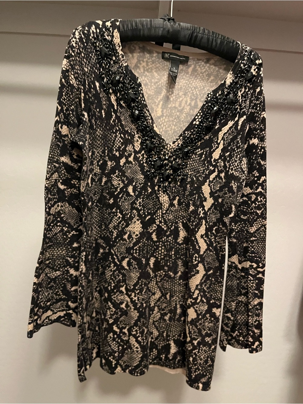 INC International Concepts Black & Beige Snake-Print V-Neck Tunic Top